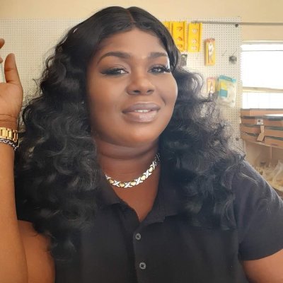 Thia_IslandGal's profile picture. Island Gal