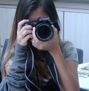baixinha, magrinha e boa pessoa :)