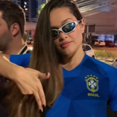 eu sou o significado de flop na vida e no twitter. 🗝
🧚🏻‍♀️🌪