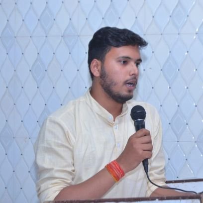 भारतीय, साहित्य प्रेमी, कवि, विद्यार्थी, जागरूक नागरिक
संघर्ष से सफलता की ओर अग्रसर 🙏 🚩
