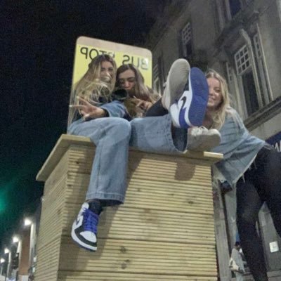 phoebewilson_xo's profile picture. if you don’t laugh, you’ll cry