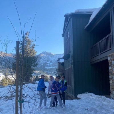 ESurnamer's profile picture. unexpectedly unexpected