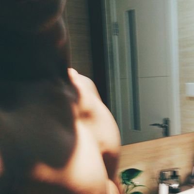 liu1987ling's profile picture. 精瘦s农1  喜欢榨汁 体训 和乘骑
喜欢强壮的精牛或者🐴马
喜欢体训肌肉男
作品都是原创  转载请@