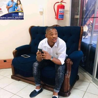 Thabani120's profile picture. Keep it simple✌️