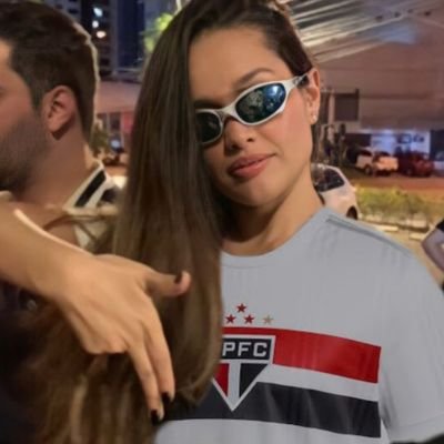 Deus acima de TUDO .
quem não gosta de me , foda-se .
JB , Neymar Jr . ídolos ✌🇧🇷