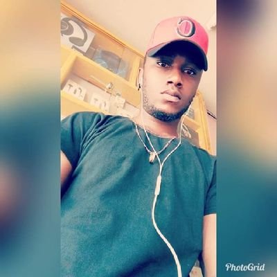 YvesLefreeLefr1's profile picture. parce que suis un homme dégagé et sentimental 👑🆓️