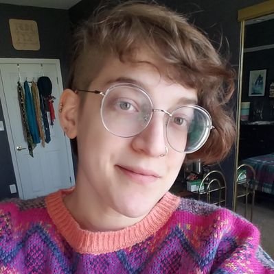 sex educator | robot | Jewish | bigender bi dyke | data vengeance goddess
she/he