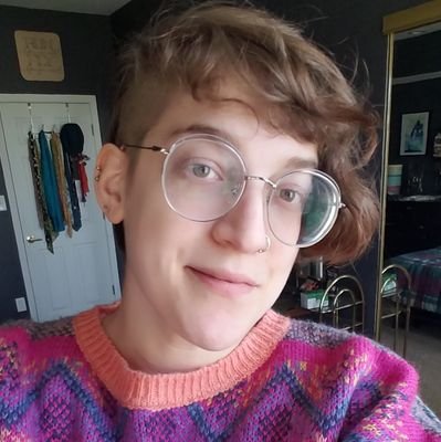 sex educator | robot | Jewish | bigender bi dyke | data vengeance goddess                             

                             she/he