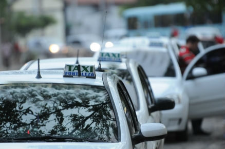 Há sempre um Táxi pertinho de você! 
 Ligue (85) 32594734 / (85) 41050133
Empresa de Rádio Táxi localizada na cidade de Fortaleza.