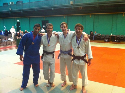 TomDaBombH's profile picture. http://t.co/Ca2MmnGKef