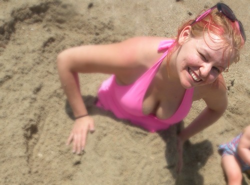 tinynmoments's profile picture. 