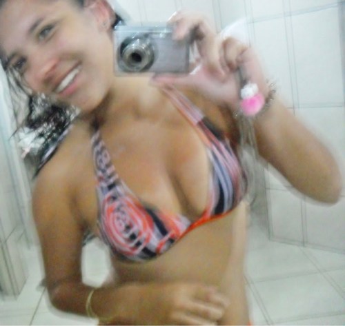 #))Sorrir não mata. Viver não dói. Abraçar não arde. Beijar não fere. Rir não machuca. Você não tem motivos para não tentar ser feliz.!!!