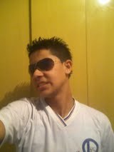 tenho 17 anos , trabalho e estudo. http://t.co/OhcioJhZ3y. http://t.co/d5k3aGig7y.