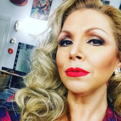Maquilladora profesional💄✂️Makeup&hair
Caracterización|
Maquillaje social | Novias |
Moda | TV | Talleres
🌎🏡Sevilla
📧sonyasanchezmakeup@gmail.