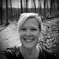 Julie Vest - @jvthedogwalker Twitter Profile Photo