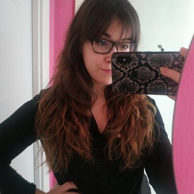 AndreaLopVic's profile picture. Traductor audiovisual EN/FR-ES 🎬🎹🎮🎨♀️
Andaluza en la capital.