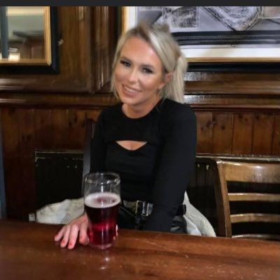 AbbMills2001's profile picture. 