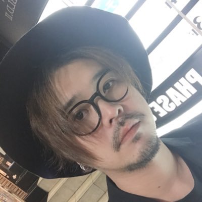 親不孝通り｢遊vita @asovita_ofk ｣のマネージャー 人間に忘却と、それに伴う過去の美化がなかったら、人間はどうして生に耐えることができるだろう。