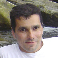 Publicitário, escritor, artista gráfico, curioso e inquieto.. o que, eu disse inquieto, inquieto!!!