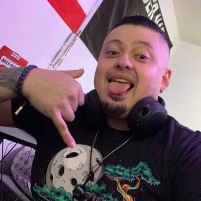Hey My name is Eder known as Big_E_Lowko, Gamer and Streamer