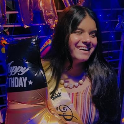 Dishawhy's profile picture. just a happy girl breathing in this happy world...