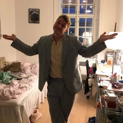 kris_nico_bund's profile picture. Selvudlært entertainer. Lever af at sælge oplevelser.       single 😘