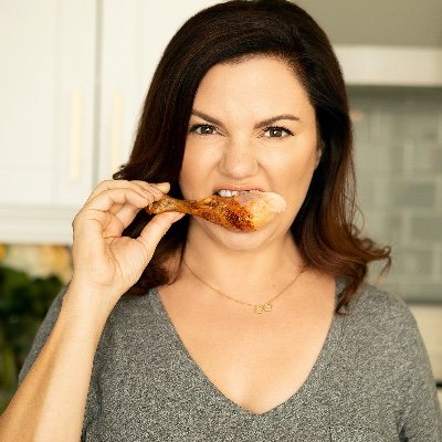 #Comedy face, #voiceover mouth. Exceptionally pale feet. #Celiac, Author of the EAT HAPPY cookbooks. Slinger of Marinara & Spices: https://t.co/1d9ijUFlOc