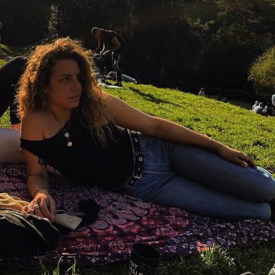 leabracadabraaa's profile picture. 