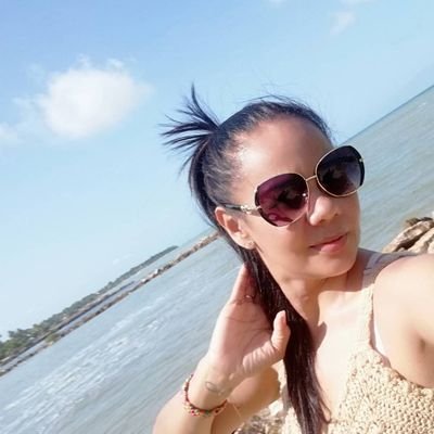 Monteríana, feminista. Amo el mar y a mí familia! mí persona favorita es mí sobrina Crys!! 👧😍