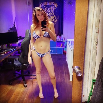 I love to stream come join the fun ;) 
https://t.co/QFnoKA05Yp