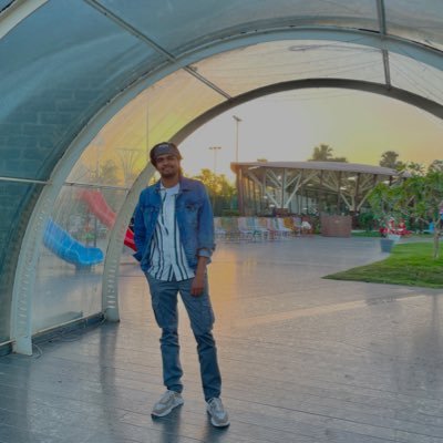 Hardik_hanji's profile picture. 🖤🖤💛🖤 -Lady Gaga