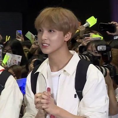 boxhijau's profile picture. 🌻
open dm