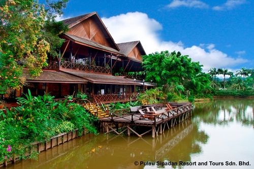 We are next to the world-famous Kabili-Sepilok Forest Reserve, precious home of the last wild orang utans of Northern Borneo. A PSR Group Resort.