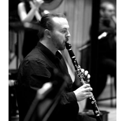 Clarinettist at @birmcons | Co-founder and member of @shapeofapear and Françaix Wind Trio