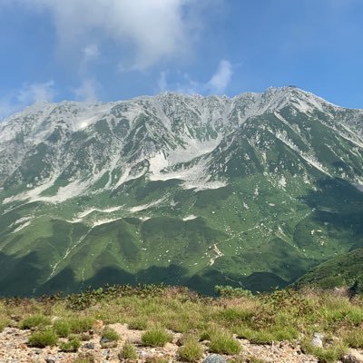 富山在住です。山登り山植物・鉄道の写真、その他神社仏閣・史跡城跡なども紹介しています。よろしくお願いします