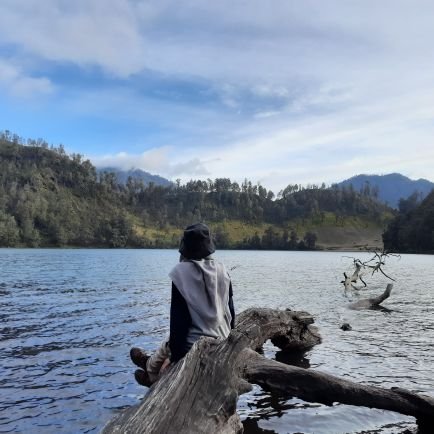 DianaPoppy's profile picture. 