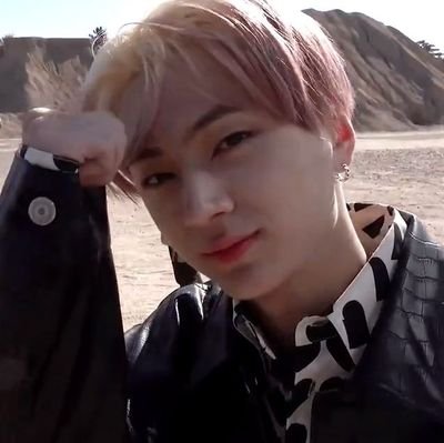 ⸙͎ people fall in love in mysterious ways 𓂃 well me, I fall in love with you every single day ❍ #JAY࿓ she/her