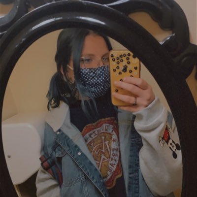 teaghanrichman's profile picture. tell me how to crawl outta love