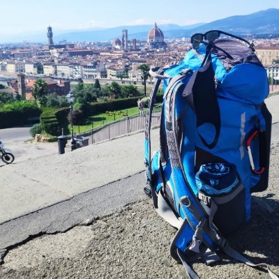 Ciao! Sono un ragazzo di Valencia che sta imparando italiano e ho creato questo Twitter per esercitarmi. Sarò felice se mi leggerai o mi correggerai. Un saluto!