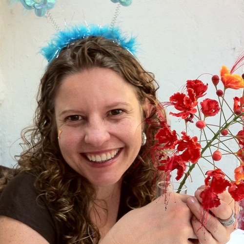 CaroRuda's profile picture. Escritora, danzadora, politóloga y analista de conflictos