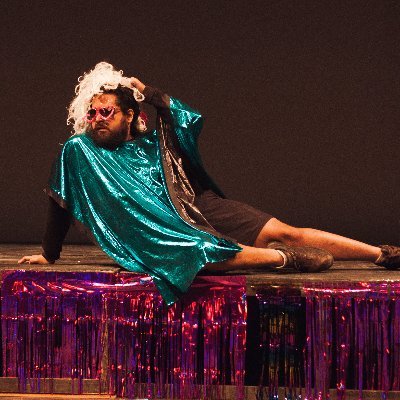 AddiJacobo's profile picture. Hola,  el otro día me encontré una hoja tirada en el piso, parecía traer algo escrito... Bueno, adiós.