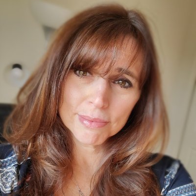 Multi-passionate social entrepreneur,
Host, Today is the Day Changemakers Podcast, CEO, Applaud Our Kids Foundation, Connector, Changemaker