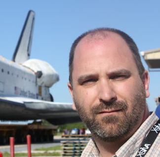 Photographer & storyteller (@SpaceFlightIns, aviation & sports), entrepreneur and great supporter of @VintageWingsCan, @AstronautAbby, @TheMarsGen