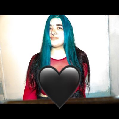 BiEmoHoe's profile picture. 20 • bi • emo trash