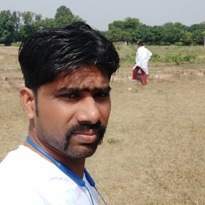 MohdSikandar123's profile picture. सही को सही और गलत को गलत कहने की हिम्मत रखता हूँ… इसीलिए आजकल रिश्ते कम रखता हूँ