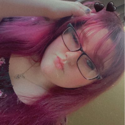 Just a girl who loves her boyfriend and her cats 🐈 At&t. All thoughts and opinions are my own.
