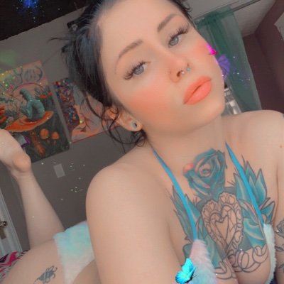 Published Model 📸 In the top 6% of all creators on OnlyFans 🤤 Cum watch me stuff my tight little ass 🍑 Squirting💦 Cashapp: $badbunny216 SC badxbunnyy1