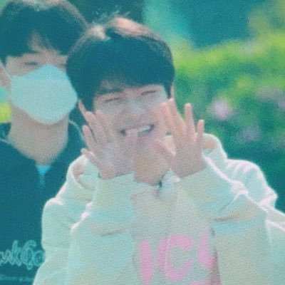 leebitbit's profile picture. lee know