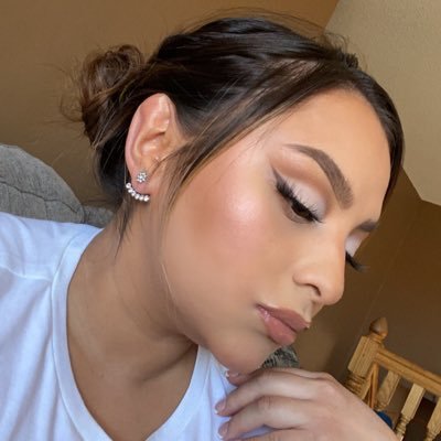 tiinygomez's profile picture. 