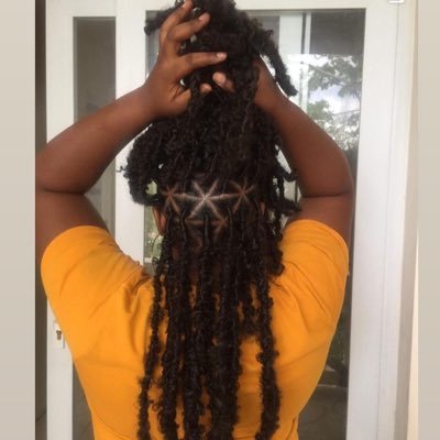 Butterfly locs
Knotless braids
Twists and cornrows done at a very reasonable price🤗